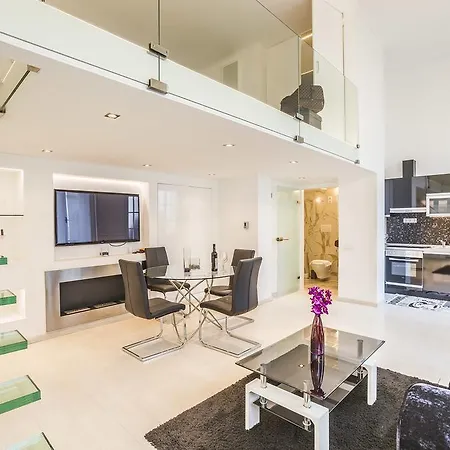 Enzo Capo Luxury Suites Andrassy Appartamento *
