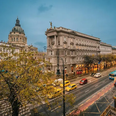 Enzo Capo Luxury Suites Andrassy