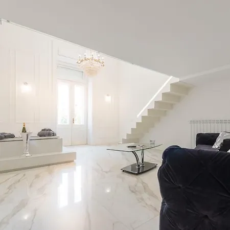 Enzo Capo Luxury Suites Andrassy Appartamento *