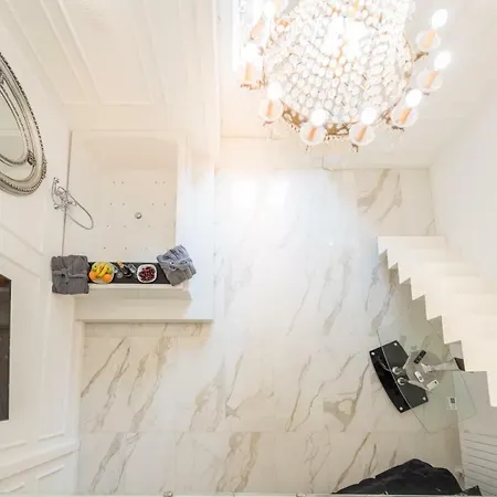 Appartamento Enzo Capo Luxury Suites Andrassy Budapest